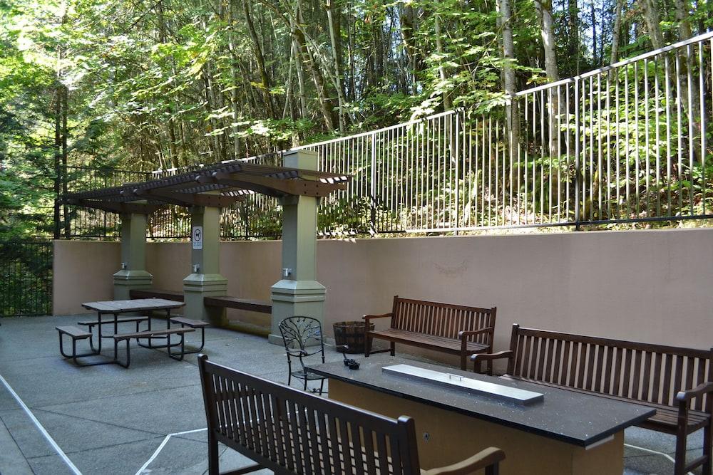 Larkspur Landing Extended Stay Suites Bellevue Exterior photo