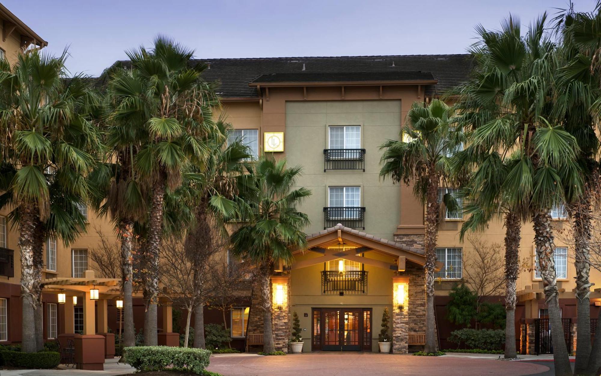 Larkspur Landing Extended Stay Suites Bellevue Exterior photo