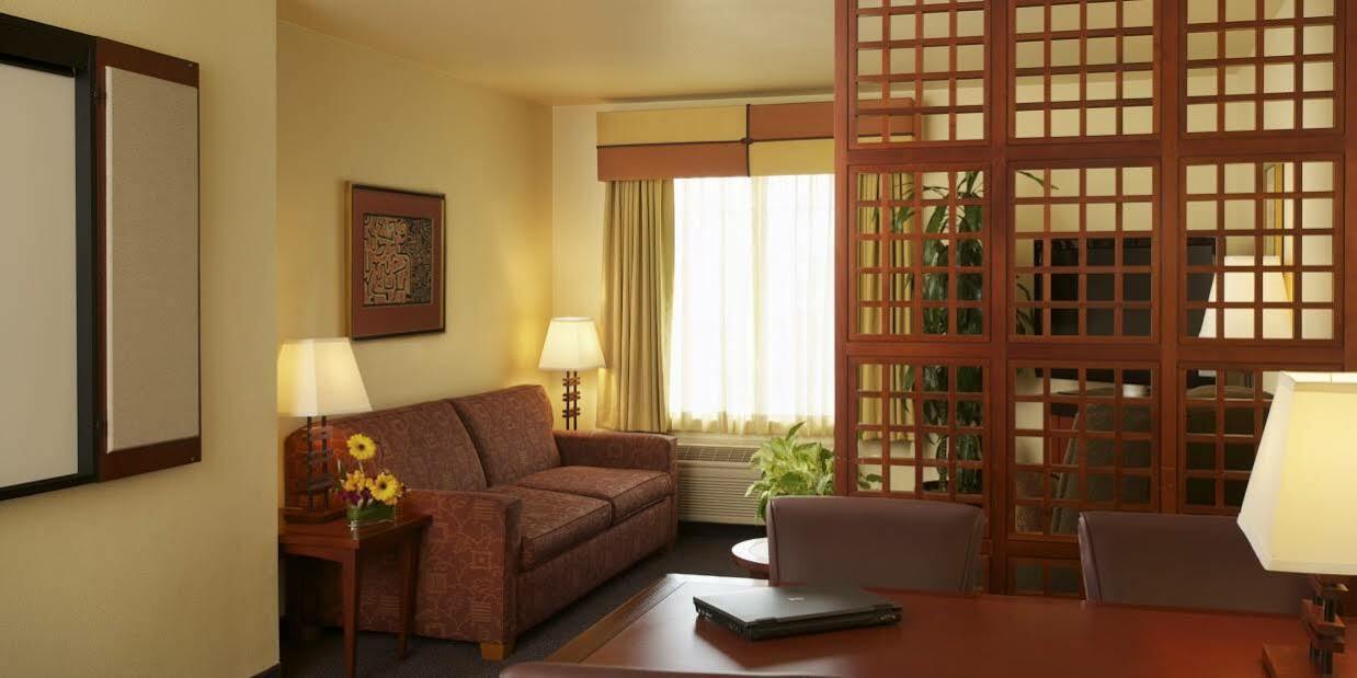 Larkspur Landing Extended Stay Suites Bellevue Exterior photo